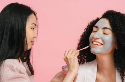 5 DIY Face Masks For Acne-prone Skin